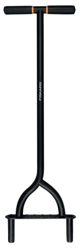 Fiskars Extended-Reach Lawn Aerator – Core Aerator Tool with Adjustable Handle for Healthy Turf (98626946J)