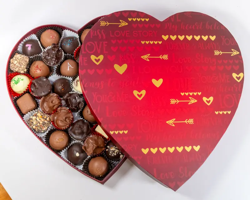 Gilded Valentine’s Chocolate Box – Gold Hearts & Arrows Motif, 16 oz