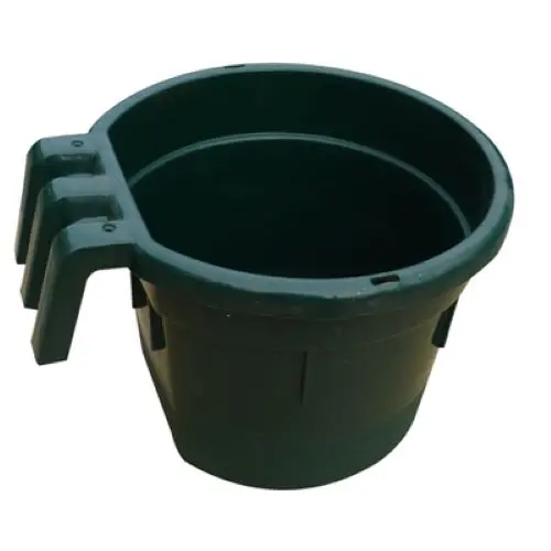 Master Rancher 8-Quart Green Hanging Livestock Feed Bucket – Pack of 4